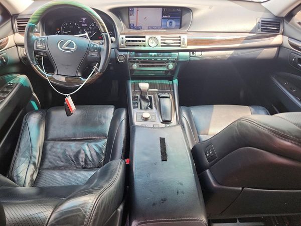 2013 LEXUS LS