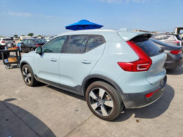 2019 VOLVO XC40