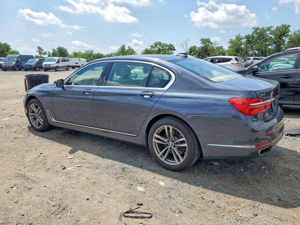 2016 BMW 750 xDrive
