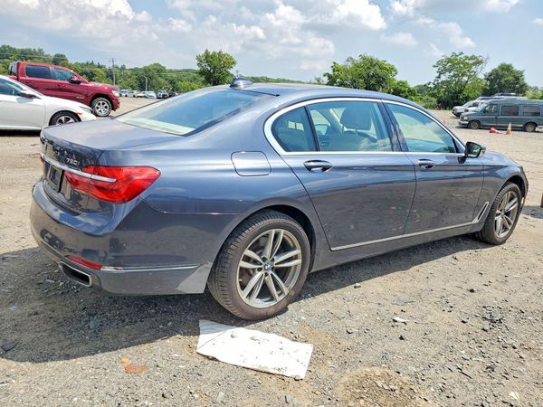 2016 BMW 750 xDrive