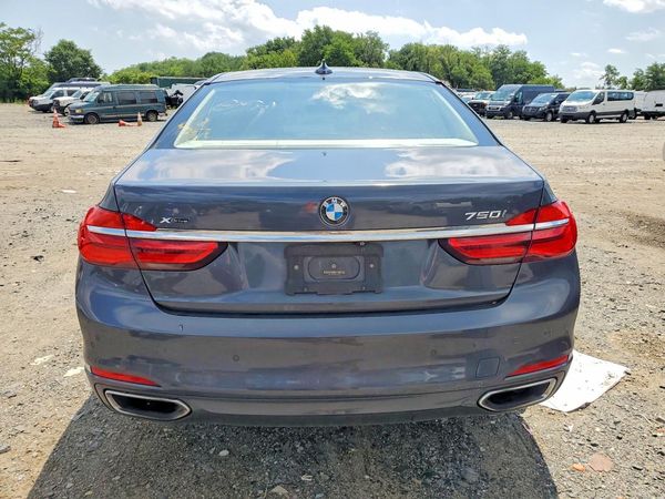 2016 BMW 750 xDrive