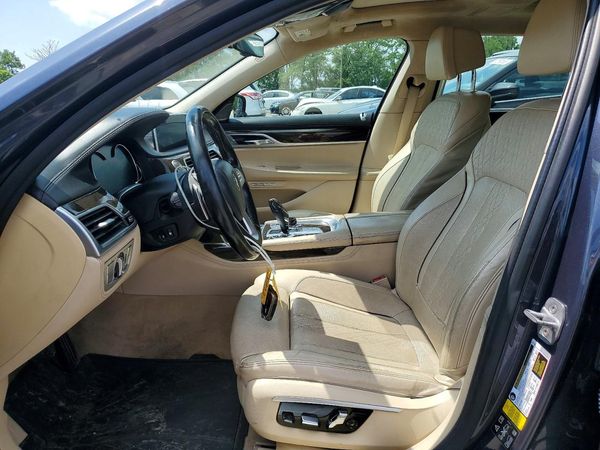 2016 BMW 750 xDrive
