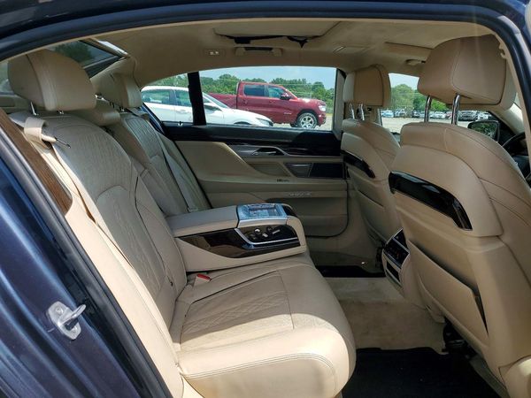 2016 BMW 750 xDrive