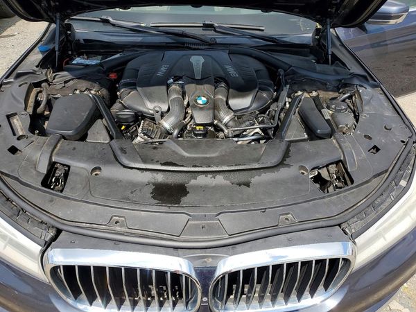 2016 BMW 750 xDrive