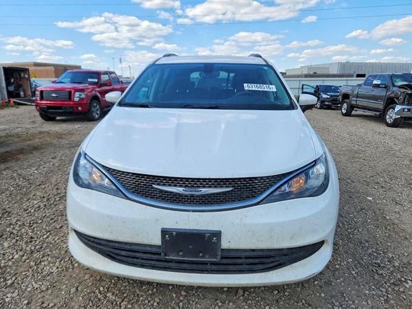 2020 CHRYSLER VOYAGER