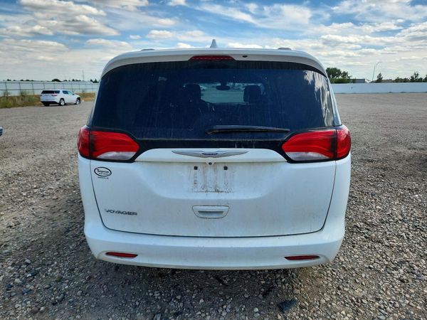 2020 CHRYSLER VOYAGER