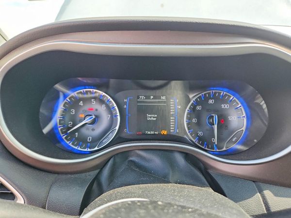2020 CHRYSLER VOYAGER