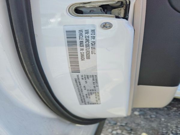2020 CHRYSLER VOYAGER