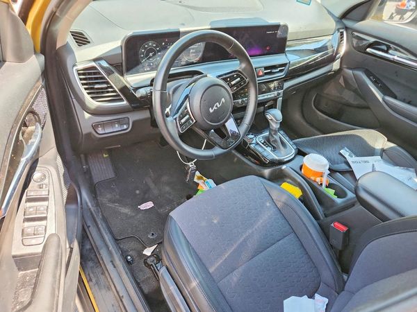 2024 KIA SELTOS S, X-Line