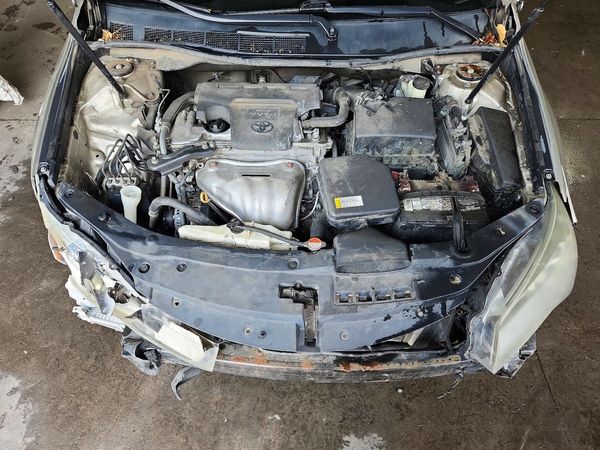 2016 TOYOTA CAMRY — Engine bay