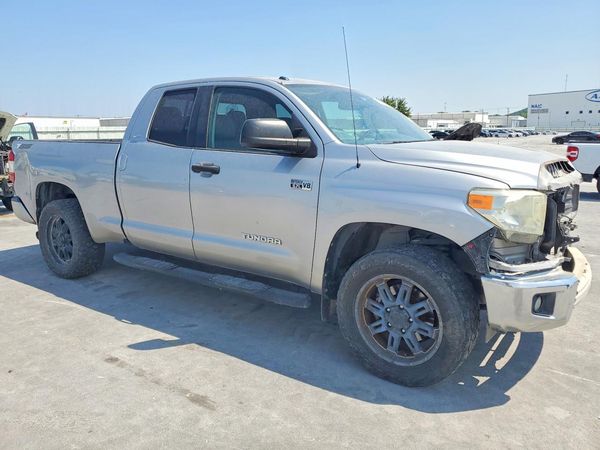 2015 TOYOTA TUNDRA SR5 Grade