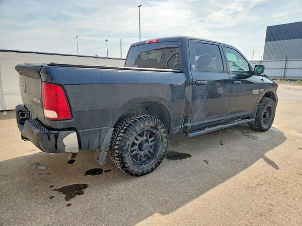 2016 RAM 1500 ST
