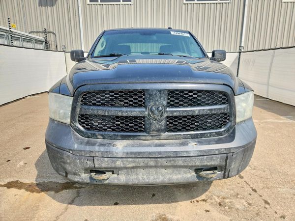 2016 RAM 1500 ST