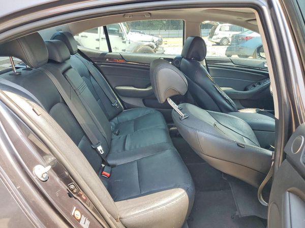 2015 KIA CADENZA