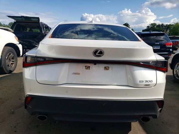 2021 LEXUS IS