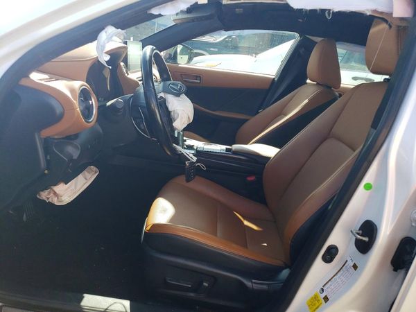 2021 LEXUS IS