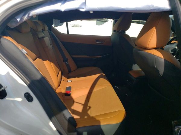 2021 LEXUS IS
