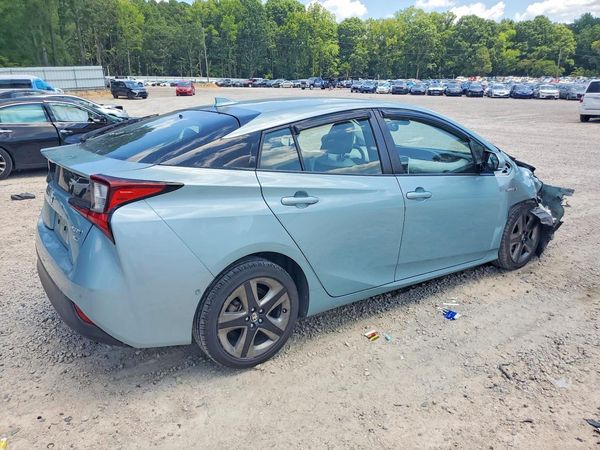 2019 TOYOTA PRIUS