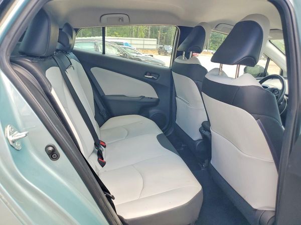 2019 TOYOTA PRIUS