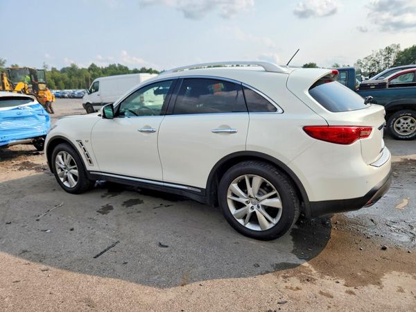 2015 INFINITI QX70