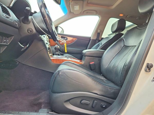 2015 INFINITI QX70