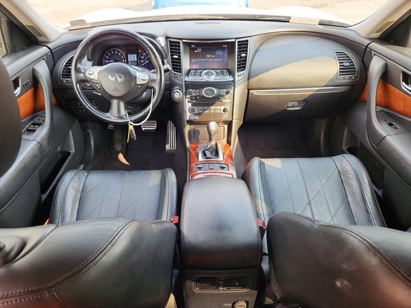 2015 INFINITI QX70