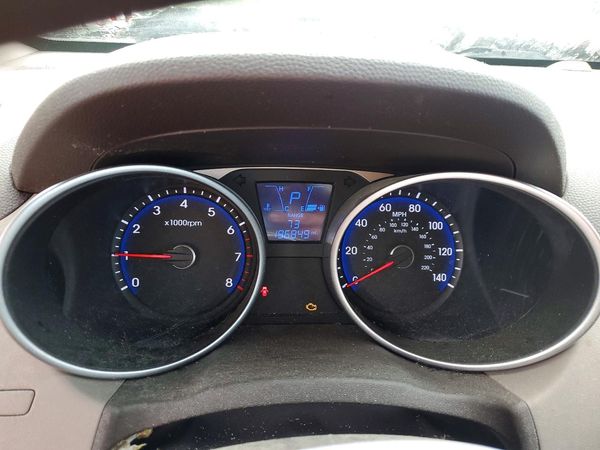 2015 HYUNDAI TUCSON GL (Middle-Low)