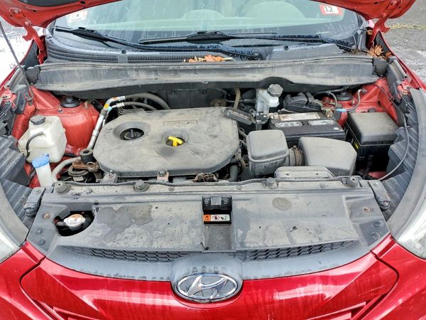 2015 HYUNDAI TUCSON GL (Middle-Low)