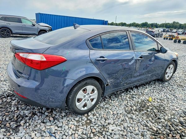 2016 KIA FORTE GL (Middle-Low Grade)
