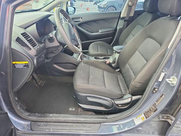 2016 KIA FORTE GL (Middle-Low Grade)