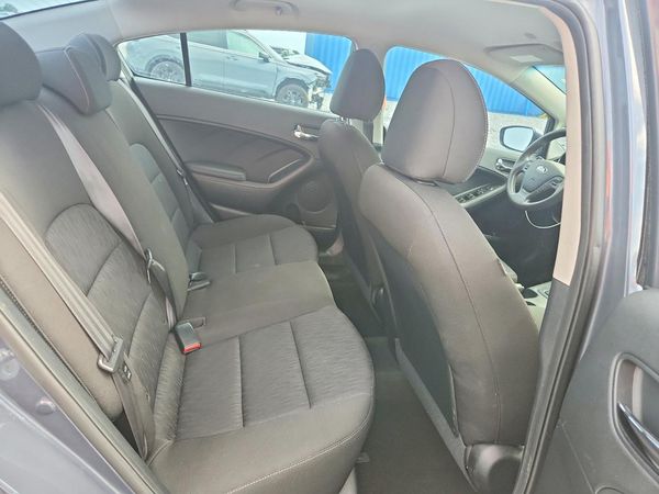 2016 KIA FORTE GL (Middle-Low Grade)