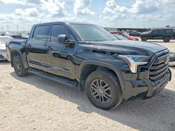 2024 TOYOTA TUNDRA SR5