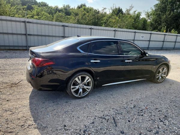 2017 INFINITI Q70L