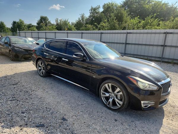 2017 INFINITI Q70L
