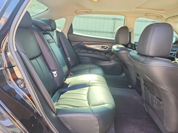 2017 INFINITI Q70L