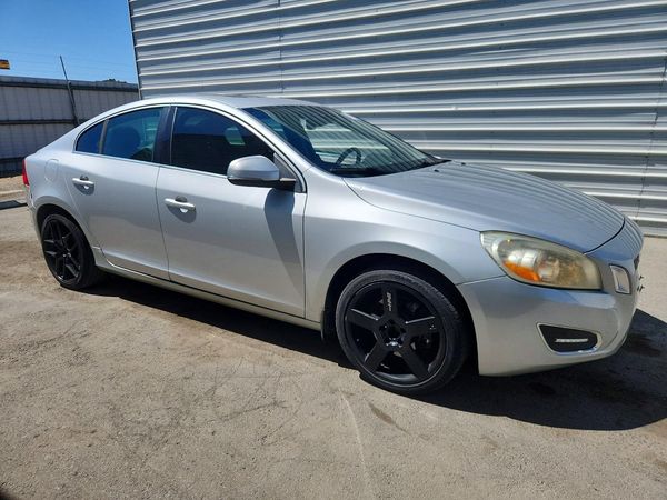 2012 VOLVO S60