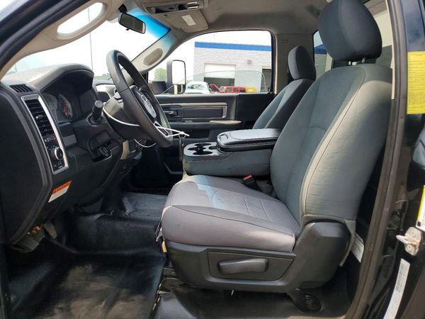 2018 RAM 5500 REG CAB CHASSIS