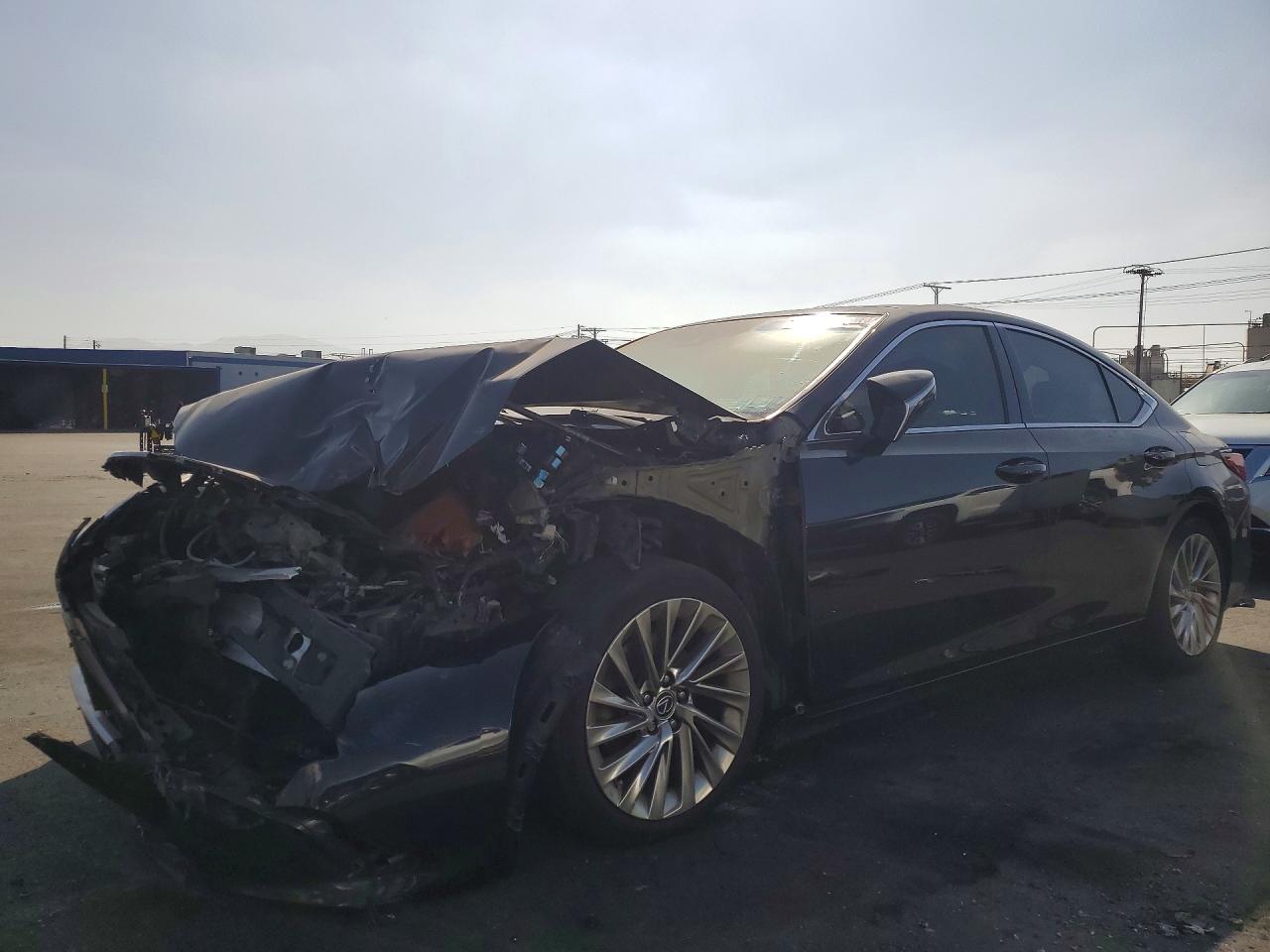 2019 LEXUS ES
