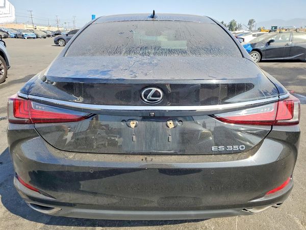 2019 LEXUS ES