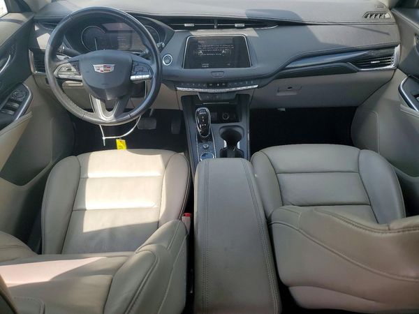 2022 CADILLAC XT4 Premium Luxury