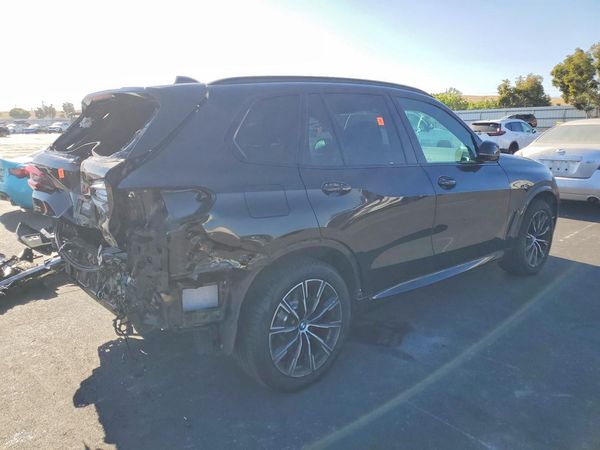 2022 BMW X5 M50i