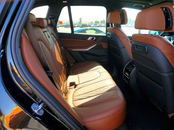 2022 BMW X5 M50i