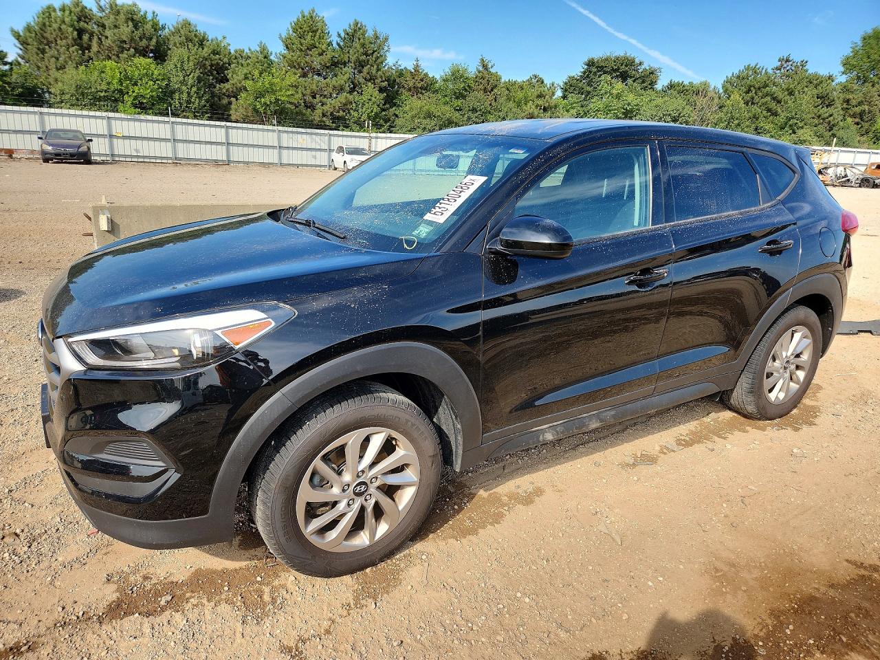 2017 HYUNDAI TUCSON SE (no options)