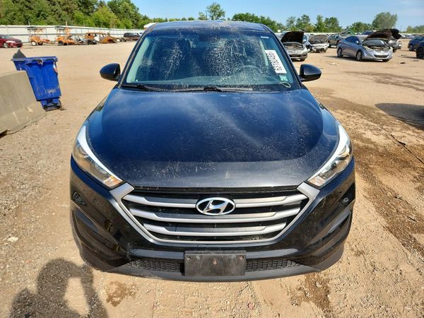 2017 HYUNDAI TUCSON SE (no options)