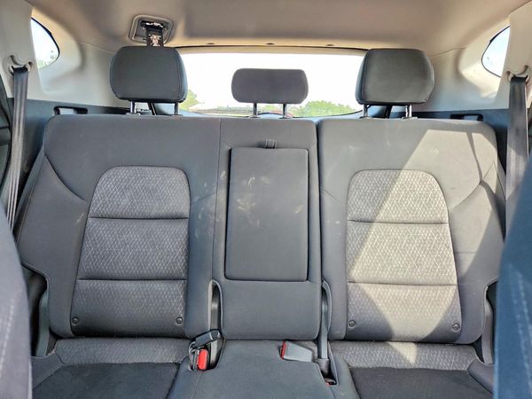2017 HYUNDAI TUCSON SE (no options)