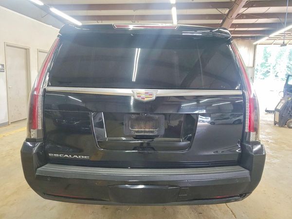 2018 CADILLAC ESCALADE ESV Luxury