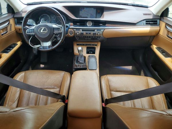 2016 LEXUS ES