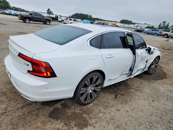 2021 VOLVO S90