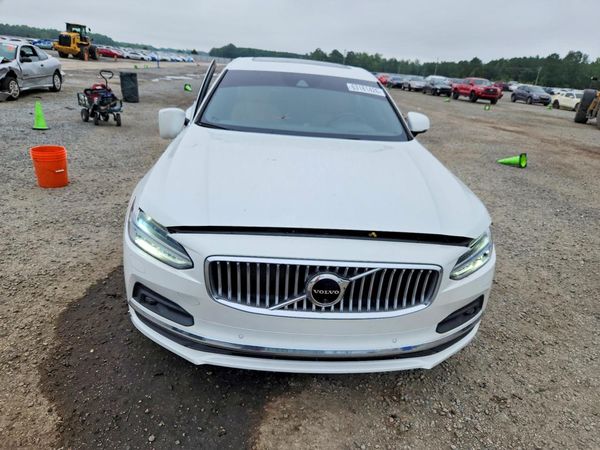 2021 VOLVO S90