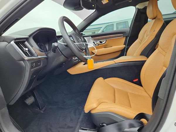 2021 VOLVO S90